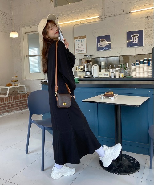 ad thie(アドティエ)の「マーメイド ロングカット ワンピース(ワンピース・レディース・ベージュ/レッド/グリーン/ブラック/チャコール・FREE)」の8枚目の写真