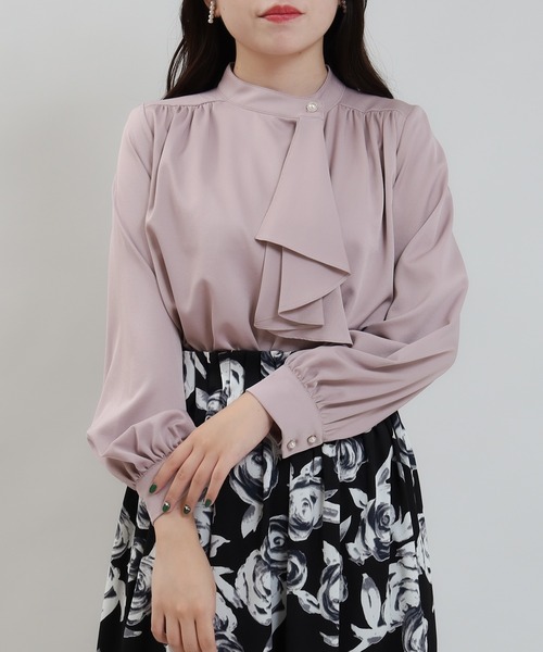 ASTORIA ODIER(アストリアオディール)の「アシメラッフルボウタイブラウス(シャツ/ブラウス・レディース・ベージュ/ホワイト×ブラック/ピンクベージュ/ホワイト・MEDIUM)」の4枚目の写真