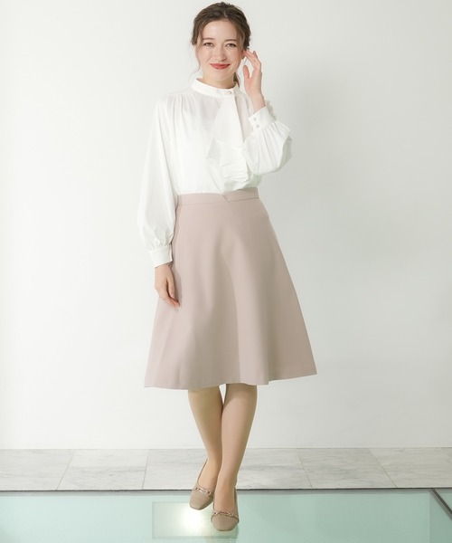 ASTORIA ODIER(アストリアオディール)の「アシメラッフルボウタイブラウス(シャツ/ブラウス・レディース・ベージュ/ホワイト×ブラック/ピンクベージュ/ホワイト・MEDIUM)」の5枚目の写真