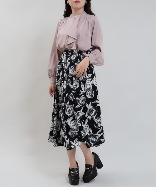 ASTORIA ODIER(アストリアオディール)の「アシメラッフルボウタイブラウス(シャツ/ブラウス・レディース・ベージュ/ホワイト×ブラック/ピンクベージュ/ホワイト・MEDIUM)」の19枚目の写真