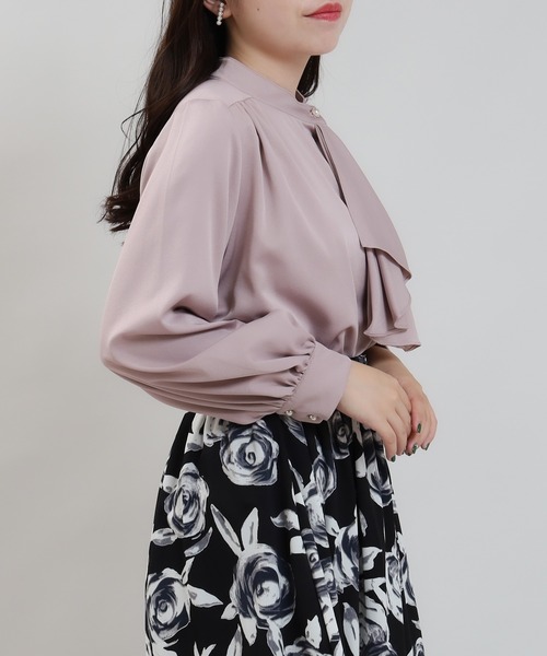 ASTORIA ODIER(アストリアオディール)の「アシメラッフルボウタイブラウス(シャツ/ブラウス・レディース・ベージュ/ホワイト×ブラック/ピンクベージュ/ホワイト・MEDIUM)」の17枚目の写真