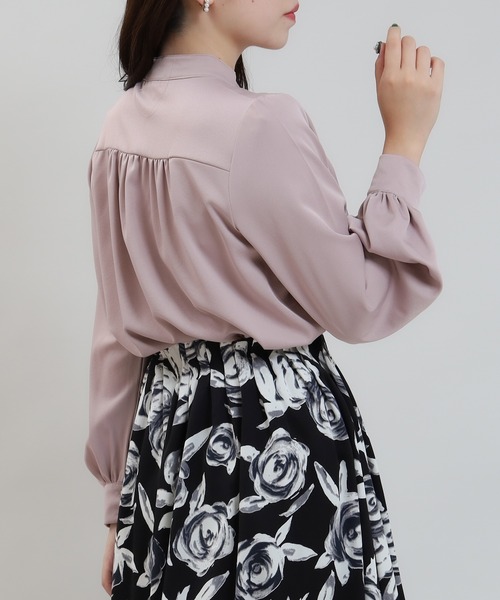 ASTORIA ODIER(アストリアオディール)の「アシメラッフルボウタイブラウス(シャツ/ブラウス・レディース・ベージュ/ホワイト×ブラック/ピンクベージュ/ホワイト・MEDIUM)」の18枚目の写真