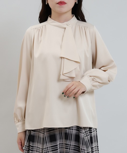 ASTORIA ODIER(アストリアオディール)の「アシメラッフルボウタイブラウス(シャツ/ブラウス・レディース・ベージュ/ホワイト×ブラック/ピンクベージュ/ホワイト・MEDIUM)」の21枚目の写真