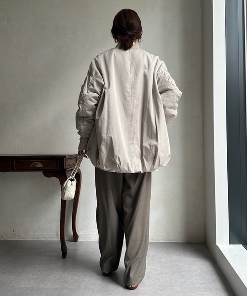 DouDou（ドゥドゥ）の「【WEB限定】 蓄熱中綿MA1（MA-1・レディース・ライトベージュ/カーキ/ブラック・FREE）」の6枚目の写真