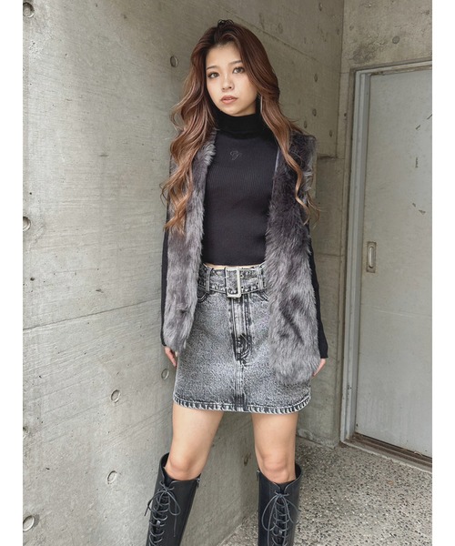 EGOIST（エゴイスト）の「シンプルフェイクファーベスト（ベスト・レディース・ライトブラウン/ダークグレー・FREE）」の4枚目の写真