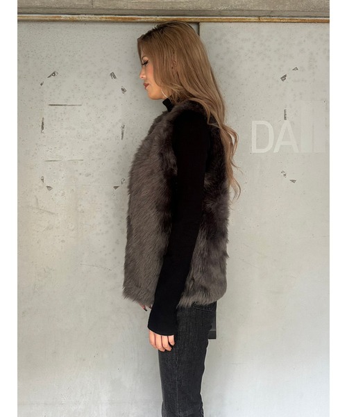 EGOIST（エゴイスト）の「シンプルフェイクファーベスト（ベスト・レディース・ライトブラウン/ダークグレー・FREE）」の10枚目の写真