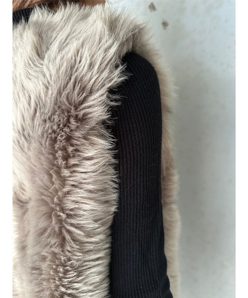 EGOIST（エゴイスト）の「シンプルフェイクファーベスト（ベスト・レディース・ライトブラウン/ダークグレー・FREE）」の15枚目の写真