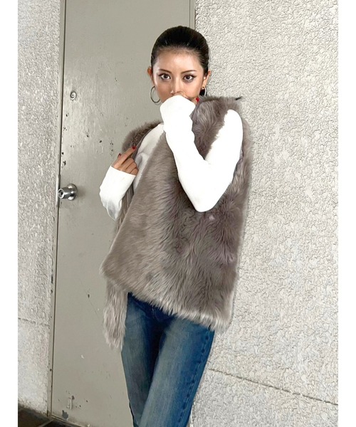 EGOIST（エゴイスト）の「シンプルフェイクファーベスト（ベスト・レディース・ライトブラウン/ダークグレー・FREE）」の5枚目の写真