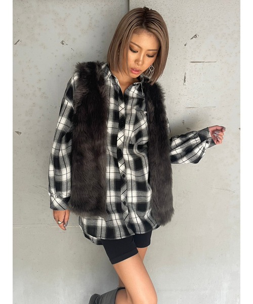 EGOIST（エゴイスト）の「シンプルフェイクファーベスト（ベスト・レディース・ライトブラウン/ダークグレー・FREE）」の21枚目の写真