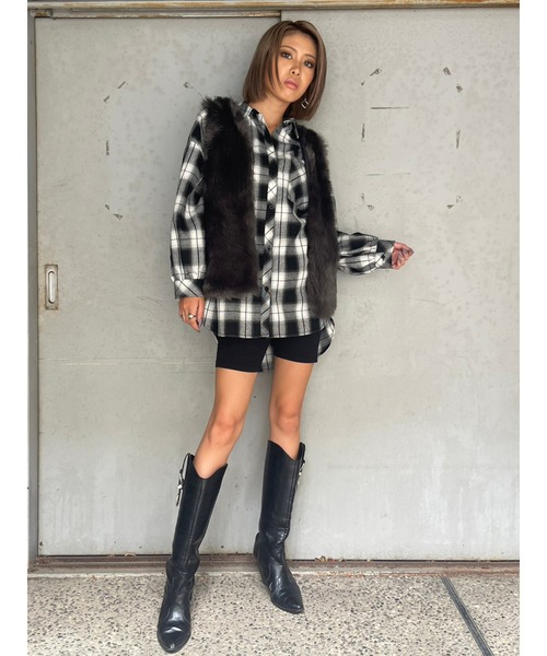 EGOIST（エゴイスト）の「シンプルフェイクファーベスト（ベスト・レディース・ライトブラウン/ダークグレー・FREE）」の22枚目の写真