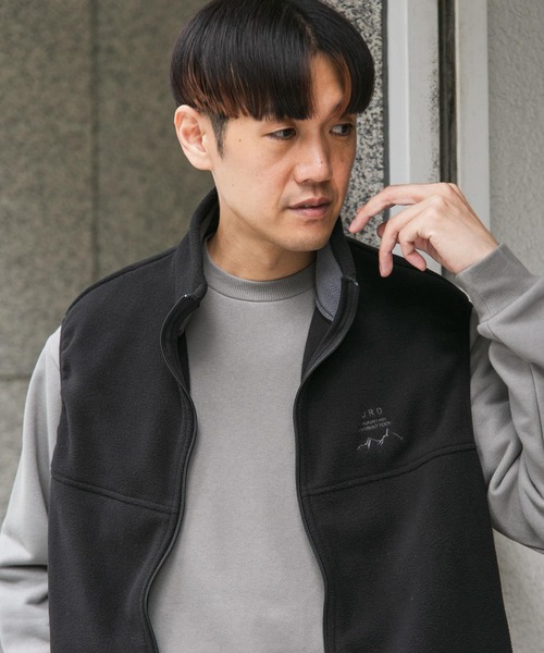URBAN RESEARCH DOORS（アーバンリサーチドアーズ）の「URD Fleece Vest（ベスト・メンズ・ブラック/ナチュラル/ブルー系その他・MEDIUM/LARGE）」の2枚目の写真