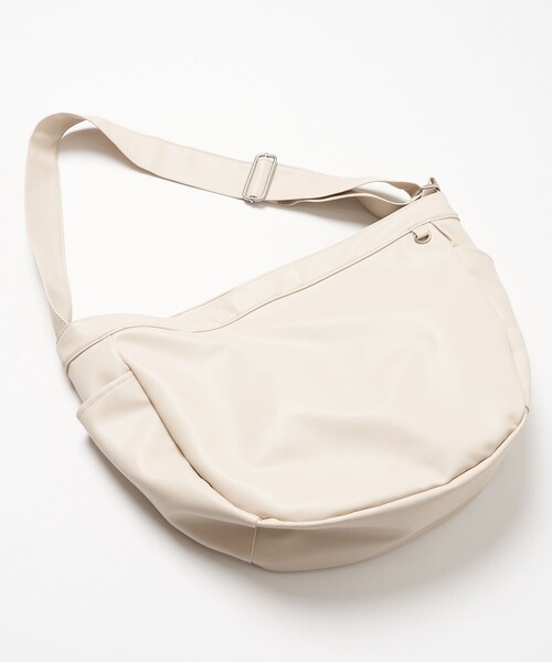 FREAK'S STORE（フリークスストア）の「ヴィーガンレザーニュースペーパーバッグ（ショルダーバッグ・メンズ・ブラック/オフホワイト/グリーン/グレー・ONE SIZE/ﾌﾘ-）」の6枚目の写真