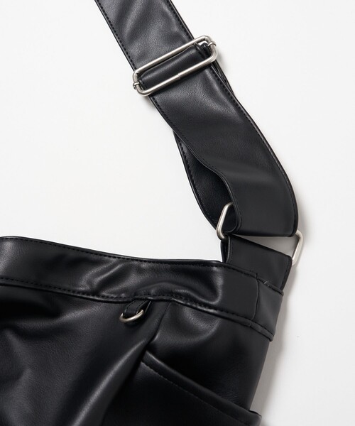 FREAK'S STORE（フリークスストア）の「ヴィーガンレザーニュースペーパーバッグ（ショルダーバッグ・メンズ・ブラック/オフホワイト/グリーン/グレー・ONE SIZE/ﾌﾘ-）」の12枚目の写真