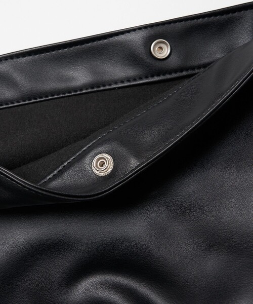 FREAK'S STORE（フリークスストア）の「ヴィーガンレザーニュースペーパーバッグ（ショルダーバッグ・メンズ・ブラック/オフホワイト/グリーン/グレー・ONE SIZE/ﾌﾘ-）」の14枚目の写真