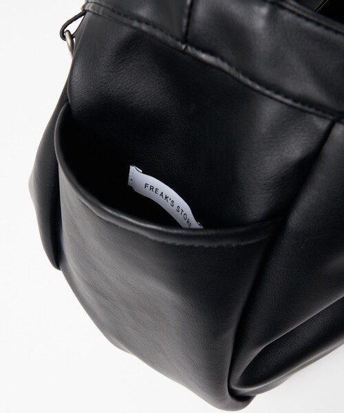 FREAK'S STORE（フリークスストア）の「ヴィーガンレザーニュースペーパーバッグ（ショルダーバッグ・メンズ・ブラック/オフホワイト/グリーン/グレー・ONE SIZE/ﾌﾘ-）」の16枚目の写真