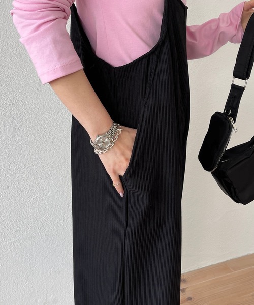 wee9s（ウィークス）の「Beginners salopette / ビギナーズサロペット,スクエアネック,ワイドシルエット（サロペット/オーバーオール・レディース・ベージュ/ブラック/チャコール・FREE）」の15枚目の写真