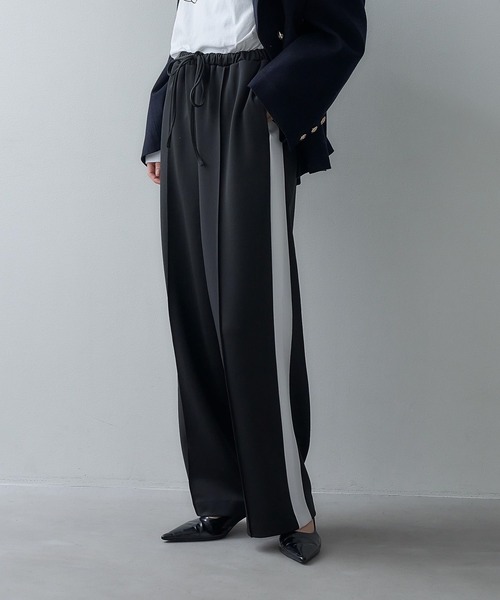 eL(エル)の「【eL】Side line Track Pants/990524(その他パンツ・レディース・ブラック/ネイビー・FREE)」の2枚目の写真