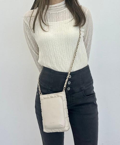 tiny tiny（ティニーティニー）の「キルトミニショルダーバッグ[tiny tiny(ティニーティニー)]（ショルダーバッグ・レディース・ブラック/レッド/アイボリー・0）」の7枚目の写真