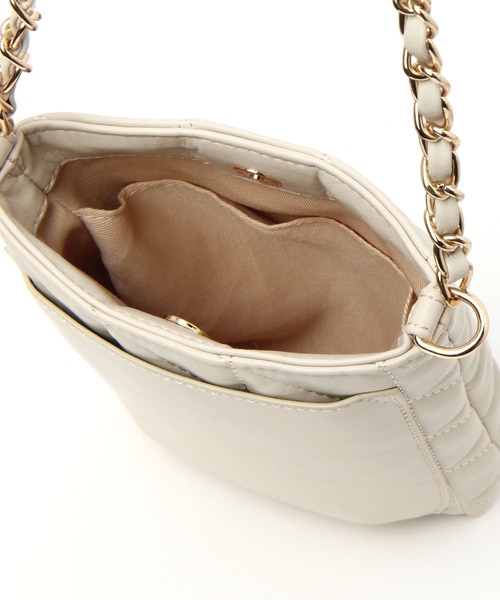 tiny tiny（ティニーティニー）の「キルトミニショルダーバッグ[tiny tiny(ティニーティニー)]（ショルダーバッグ・レディース・ブラック/レッド/アイボリー・0）」の11枚目の写真