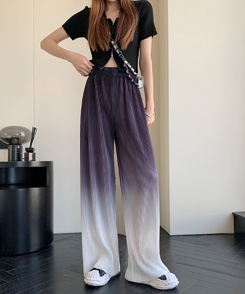 COCOMOMO（ココモモ）の「ストレートプリーツイージーワイドパンツ（その他パンツ・レディース・ブルー系その他/グリーン系その他/ブラック/ブラック系その他/ブルー/パープル・FREE）」の2枚目の写真