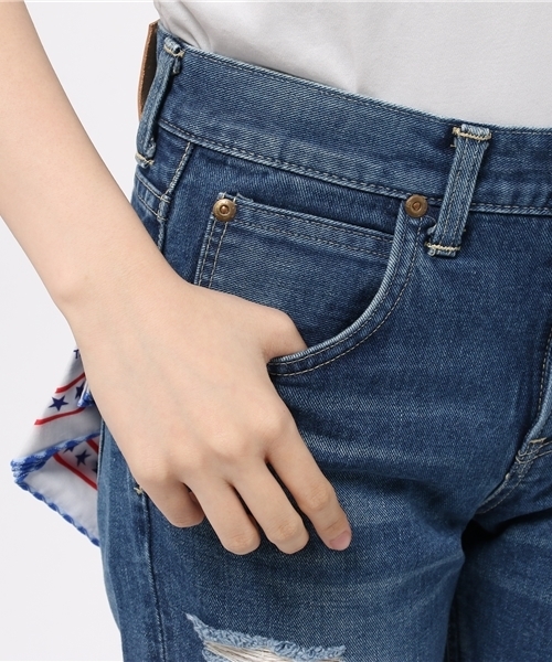 B:MING by BEAMS（ビーミングバイビームス）の「Lee×B:MING / 別注SLIMクラッシュデニム（デニムパンツ・レディース・ライトブルー・MEDIUM/SMALL/X-SMALL）」の10枚目の写真