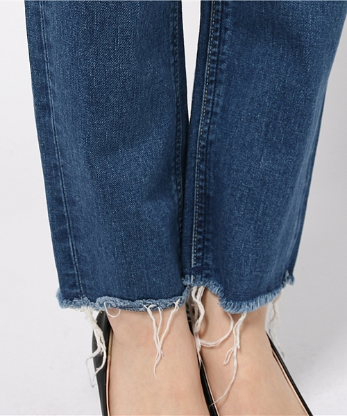 B:MING by BEAMS（ビーミングバイビームス）の「Lee×B:MING / 別注SLIMクラッシュデニム（デニムパンツ・レディース・ライトブルー・MEDIUM/SMALL/X-SMALL）」の11枚目の写真