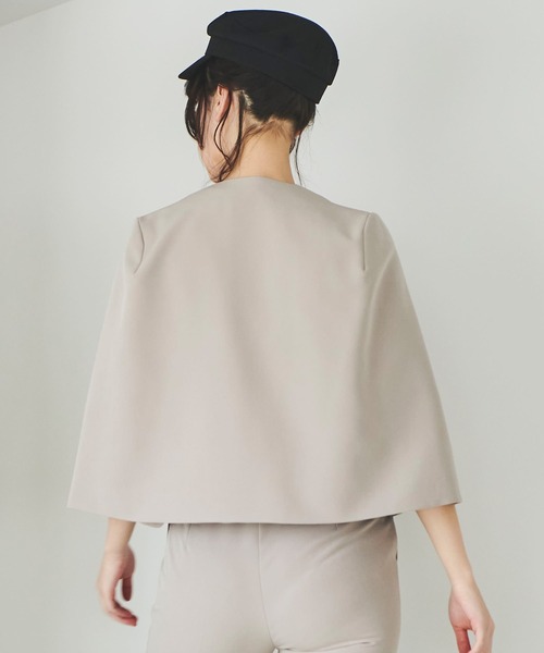 31 Sons de mode（トランテアン　ソン　ドゥ　モード）の「ケープジャケット（ノーカラージャケット・レディース・ベージュ/ブラック・フリー）」の19枚目の写真