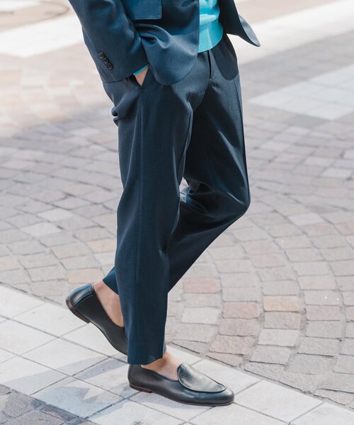 EDIFICE（エディフィス）の「オクタワルツ ツイル テーパードパンツ【セットアップ着用可】（スラックス・メンズ・ネイビー/ベージュ/チャコールグレー/ブラウン・MEDIUM/LARGE/X-LARGE/SMALL）」の4枚目の写真