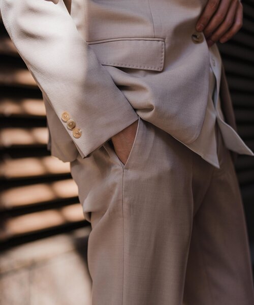 EDIFICE（エディフィス）の「オクタワルツ ツイル テーパードパンツ【セットアップ着用可】（スラックス・メンズ・ネイビー/ベージュ/チャコールグレー/ブラウン・MEDIUM/LARGE/X-LARGE/SMALL）」の5枚目の写真