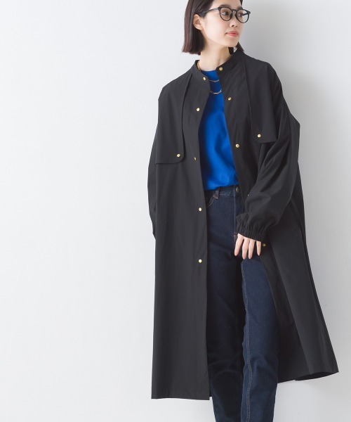 OMNES(オムネス)の「ナイロンストレッチ ガンフラップロングコート(その他アウター・レディース・ベージュ/カーキ/ブラック・FREE)」の2枚目の写真