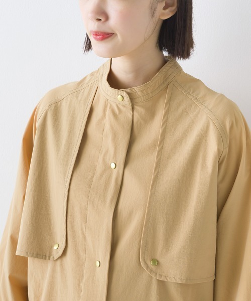 OMNES(オムネス)の「ナイロンストレッチ ガンフラップロングコート(その他アウター・レディース・ベージュ/カーキ/ブラック・FREE)」の9枚目の写真