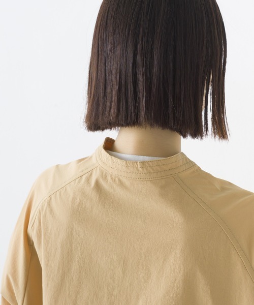 OMNES(オムネス)の「ナイロンストレッチ ガンフラップロングコート(その他アウター・レディース・ベージュ/カーキ/ブラック・FREE)」の10枚目の写真