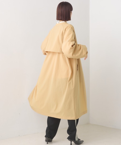OMNES(オムネス)の「ナイロンストレッチ ガンフラップロングコート(その他アウター・レディース・ベージュ/カーキ/ブラック・FREE)」の8枚目の写真