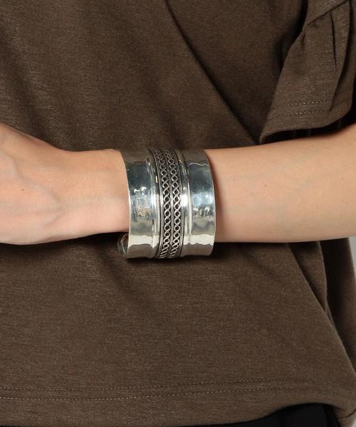 Another Edition(アナザーエディション)の「AE SLV CHN フトBNGL(バングル/リストバンド・レディース・シルバー・フリー)」の4枚目の写真
