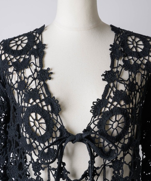 J1U by LA BELLE ETUDE（ジユウバイラベルエチュード）の「オリジナルクロシェニットハーフスリーブカーディガン（カーディガン/ボレロ・レディース・ホワイト/ブルー/ブラック・FREE）」の12枚目の写真