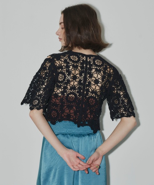 J1U by LA BELLE ETUDE（ジユウバイラベルエチュード）の「オリジナルクロシェニットハーフスリーブカーディガン（カーディガン/ボレロ・レディース・ホワイト/ブルー/ブラック・FREE）」の14枚目の写真