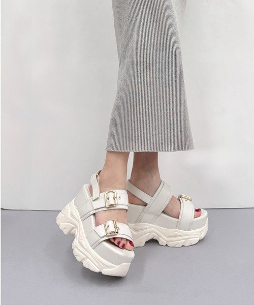 R&E（アールアンドイー）の「【R&E】厚底ラバーWベルトサンダル（サンダル・レディース・アイボリー/ブラック・S/M/L/LL）」の17枚目の写真