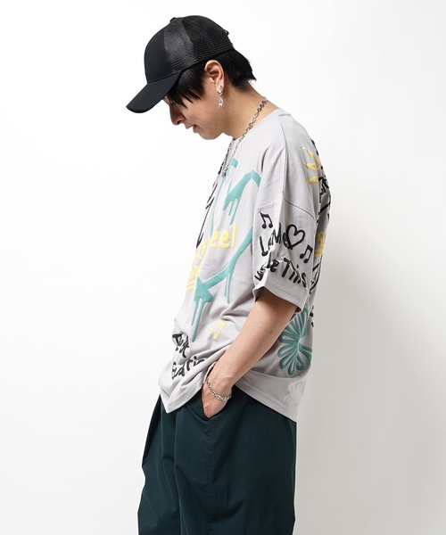 1111clothing（ワンフォークロージング）の「【unisex】落書き風 総柄 Tシャツ / オーバーサイズ Tシャツ メンズ レディース（Tシャツ/カットソー・メンズ・ホワイト/チャコール/グレー/ホワイト系/グレー系1・L/M）」の20枚目の写真