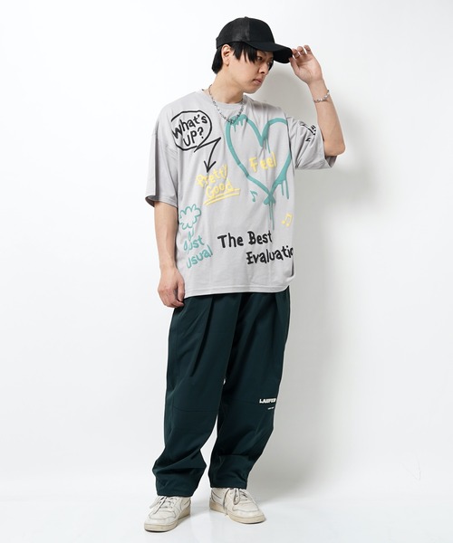 1111clothing（ワンフォークロージング）の「【unisex】落書き風 総柄 Tシャツ / オーバーサイズ Tシャツ メンズ レディース（Tシャツ/カットソー・メンズ・ホワイト/チャコール/グレー/ホワイト系/グレー系1・L/M）」の21枚目の写真