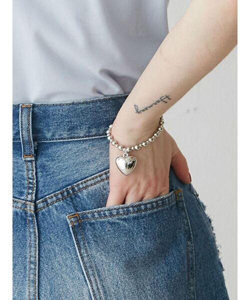 jouetie(ジュエティ)の「ボールチェーンハートブレス(ブレスレット・レディース・ブラック/シルバー・FREE)」の1枚目の写真