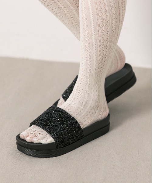 ad thie(アドティエ)の「ボリュームソール グリッターサンダル(サンダル・レディース・シルバー/ブラック・LARGE/MEDIUM)」の17枚目の写真