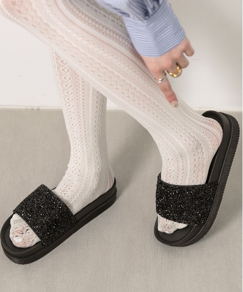 ad thie(アドティエ)の「ボリュームソール グリッターサンダル(サンダル・レディース・シルバー/ブラック・LARGE/MEDIUM)」の18枚目の写真