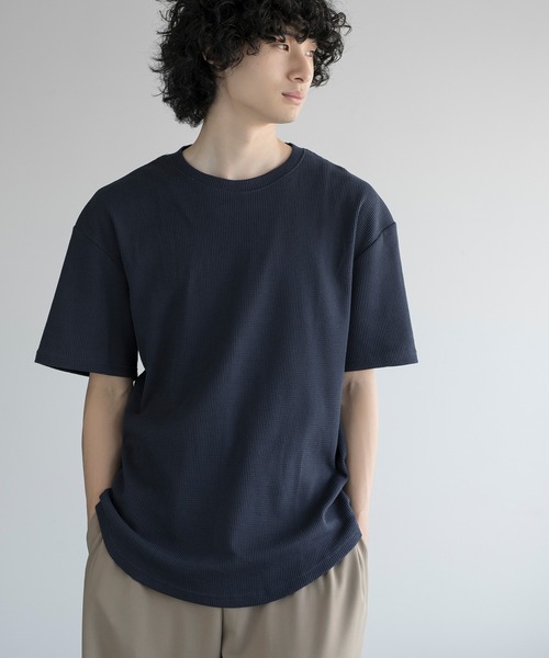 aimoha(アイモハ)の「aimoha men TEXTURED KNIT TEE (SS)(Tシャツ/カットソー・メンズ・ブラック/チョコ/ネイビー/ホワイト・LARGE/X-LARGE/XX-LARGE/XXX-LARGE)」の1枚目の写真
