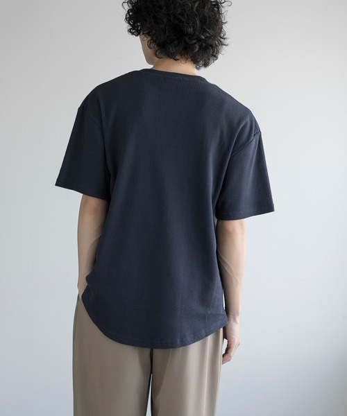 aimoha(アイモハ)の「aimoha men TEXTURED KNIT TEE (SS)(Tシャツ/カットソー・メンズ・ブラック/チョコ/ネイビー/ホワイト・LARGE/X-LARGE/XX-LARGE/XXX-LARGE)」の6枚目の写真