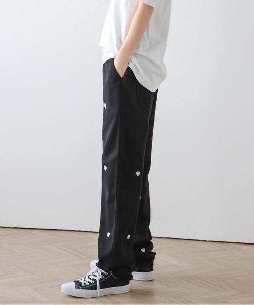 SUGAR BISKET(シュガービスケット)の「ハートorフラワー刺繍ワイドデニム(デニムパンツ・レディース・ブルー系その他/ブラック系その他/ブルー系その他2/ブラック系その他2・フリー)」の13枚目の写真