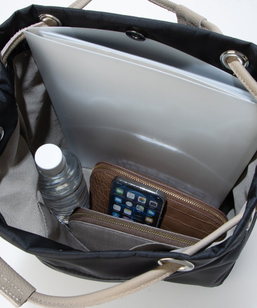 cache cache(カシュ カシュ)の「カシュカシュ cachecache / ナイロンツイル牛革付属ハトメショルダー(ショルダーバッグ・レディース・ピンク/グリーン/ベージュ系その他/イエロー・FREE)」の10枚目の写真