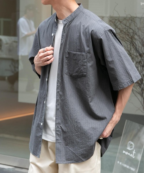 FORK&SPOON(フォークアンドスプーン)の「FORK&SPOON シアサッカーストライプバンドカラーシャツ(シャツ/ブラウス・メンズ・ブルー系その他/グレー系その他・4/5)」の6枚目の写真