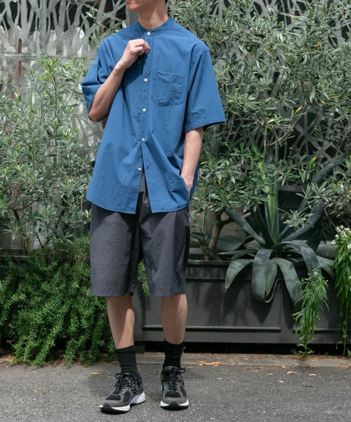 FORK&SPOON(フォークアンドスプーン)の「FORK&SPOON シアサッカーストライプバンドカラーシャツ(シャツ/ブラウス・メンズ・ブルー系その他/グレー系その他・4/5)」の19枚目の写真