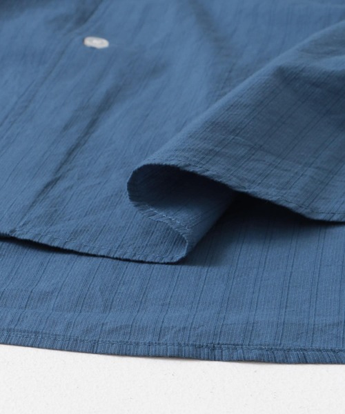 FORK&SPOON(フォークアンドスプーン)の「FORK&SPOON シアサッカーストライプバンドカラーシャツ(シャツ/ブラウス・メンズ・ブルー系その他/グレー系その他・4/5)」の14枚目の写真