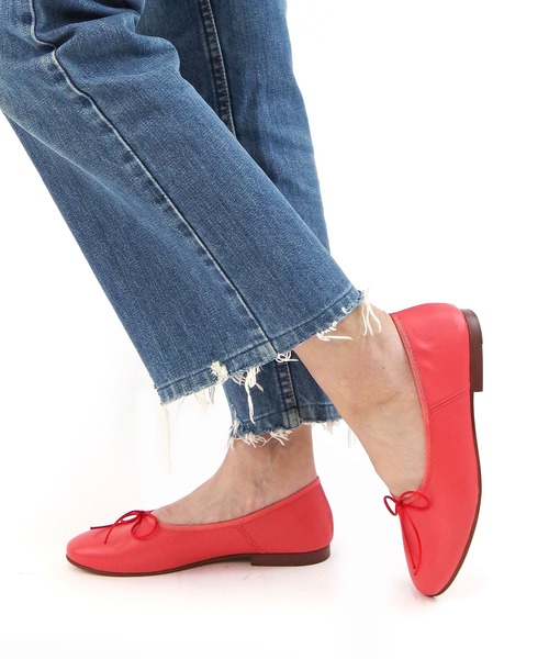 PUPE（プーペ）の「PUPE/プーペ レザーバレエシューズ【2340】（パンプス・レディース・コーラルピンク/その他/ピンクベージュ/レモンイエロー/オフホワイト・35/36/38）」の4枚目の写真